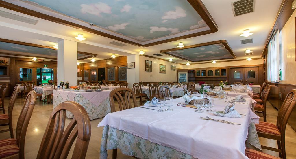 Albergo Sayonara 코마노테르메 외부 사진