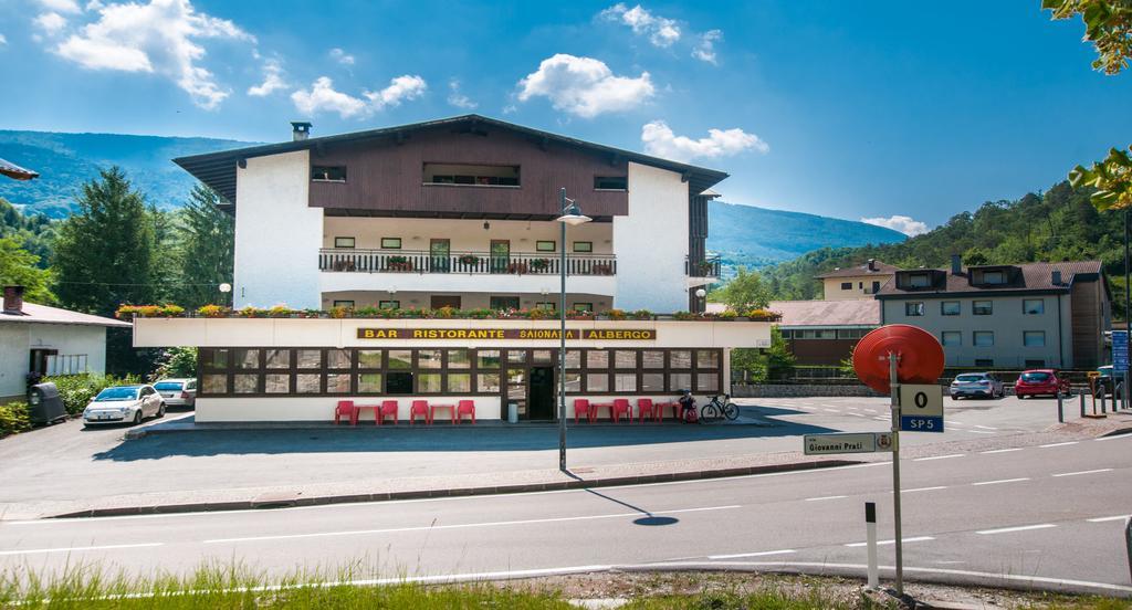 Albergo Sayonara 코마노테르메 외부 사진